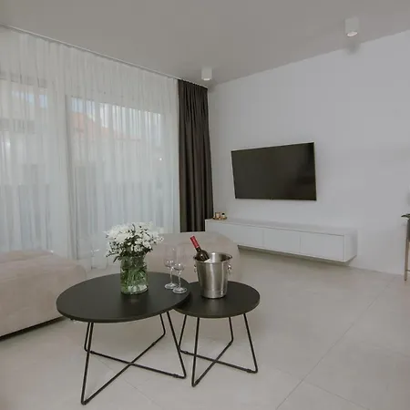 Apartment Adriatic Pearl 2 *