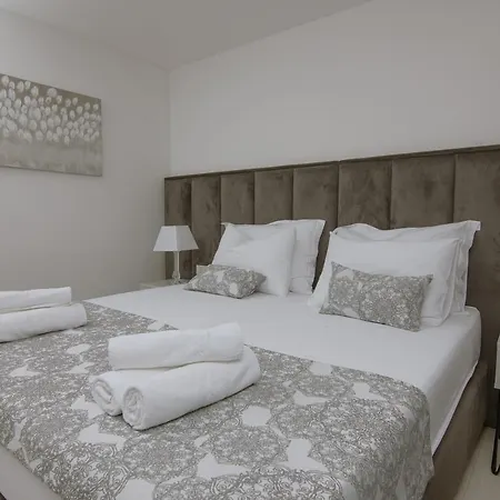 Apartment Adriatic Pearl 2 *